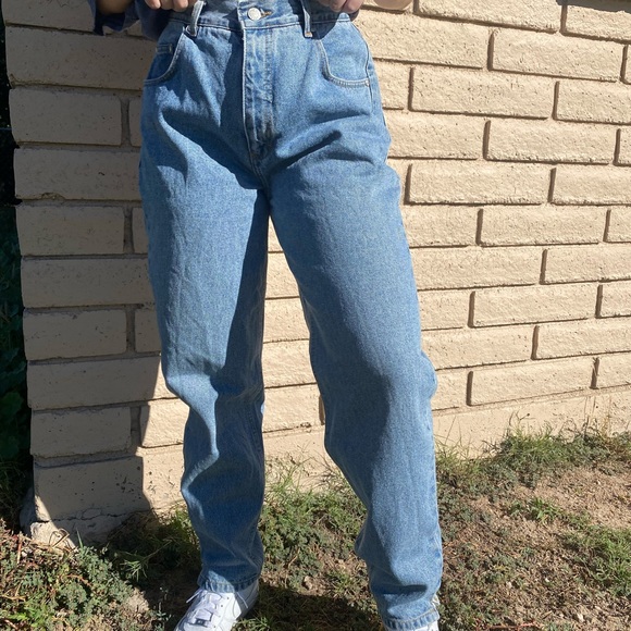 Vintage High Rise Jeans - Picture 4 of 10